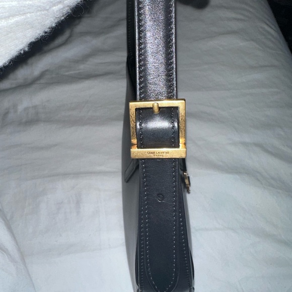 Saint Laurent LE 5 À 7 IN SMOOTH LEATHER - Picture 4 of 6